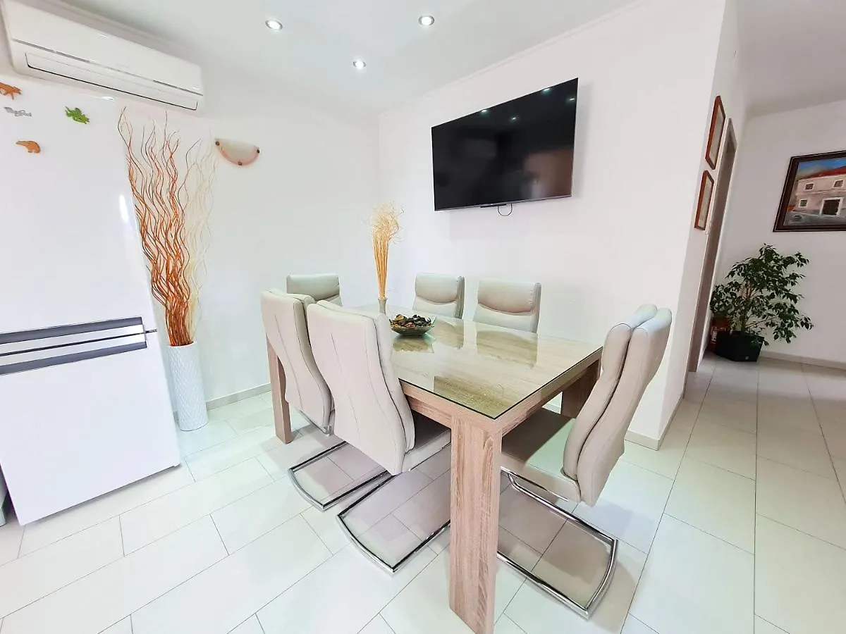 Apartments Toby Novi Vinodolski Croatia