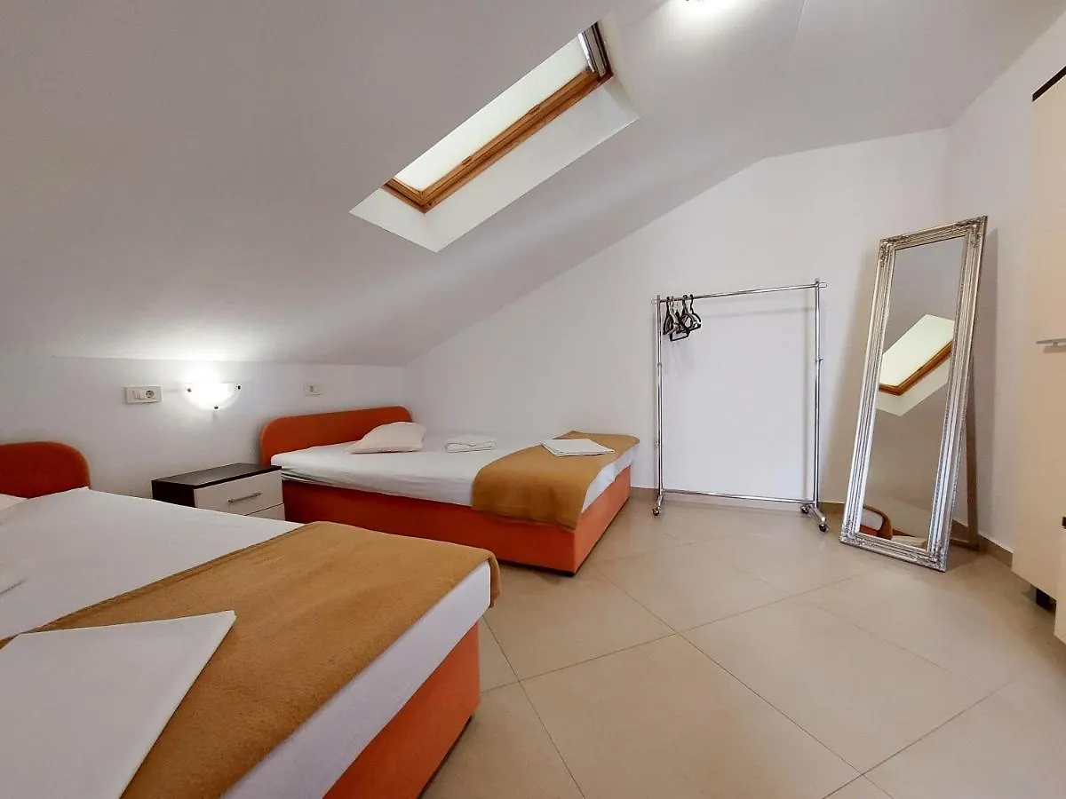 Apartments Toby Novi Vinodolski 0*,  Croatia