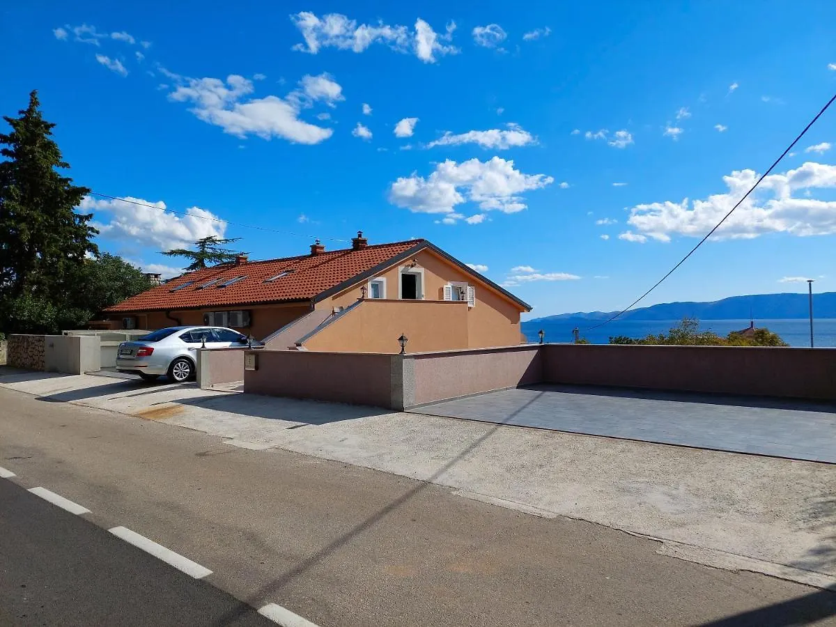 Apartments Toby Novi Vinodolski